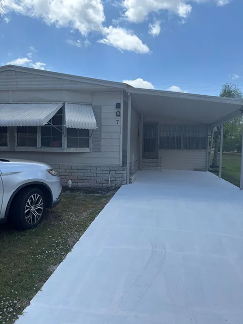 7 Villa Flores, Port St Lucie, FL MLS: R11083695