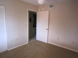 HUNTINGTON POINTE - Residential