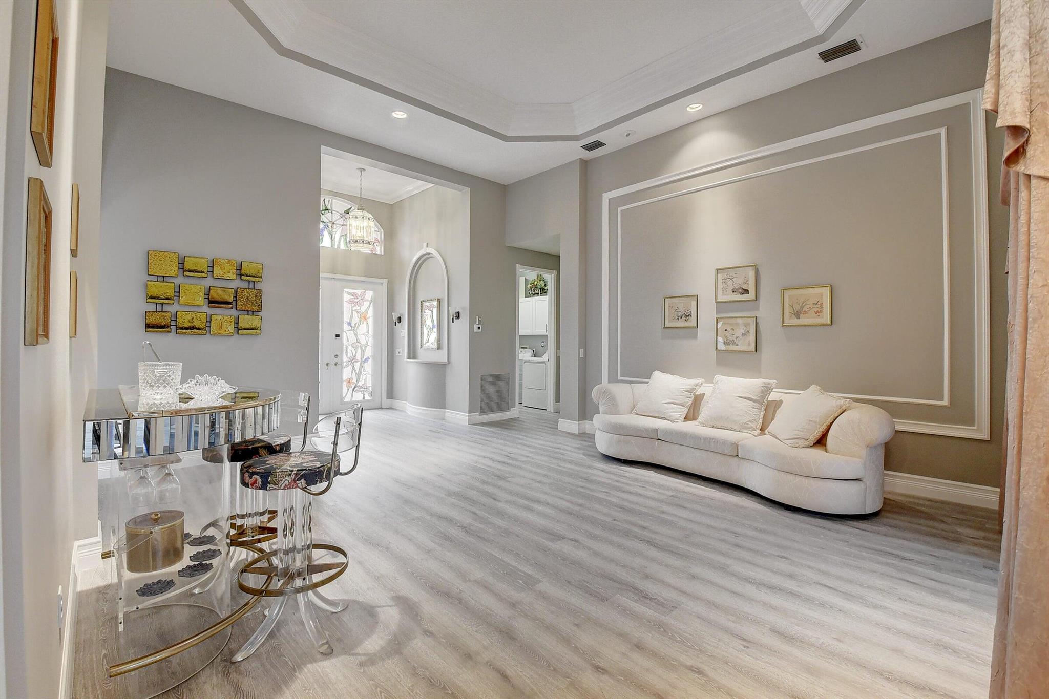 VALENCIA LAKES 1 - Residential Lease