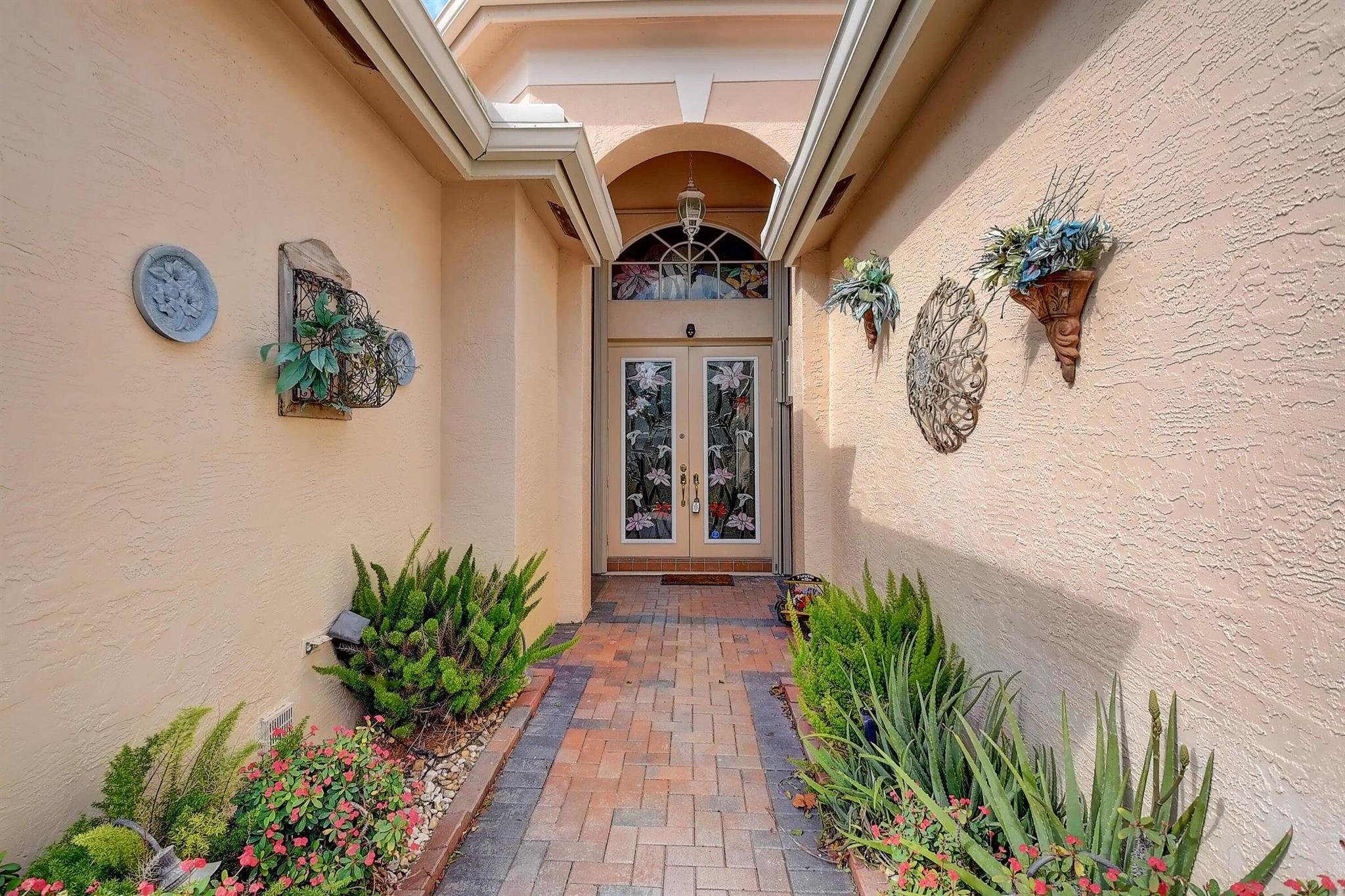 VALENCIA LAKES 1 - Residential Lease