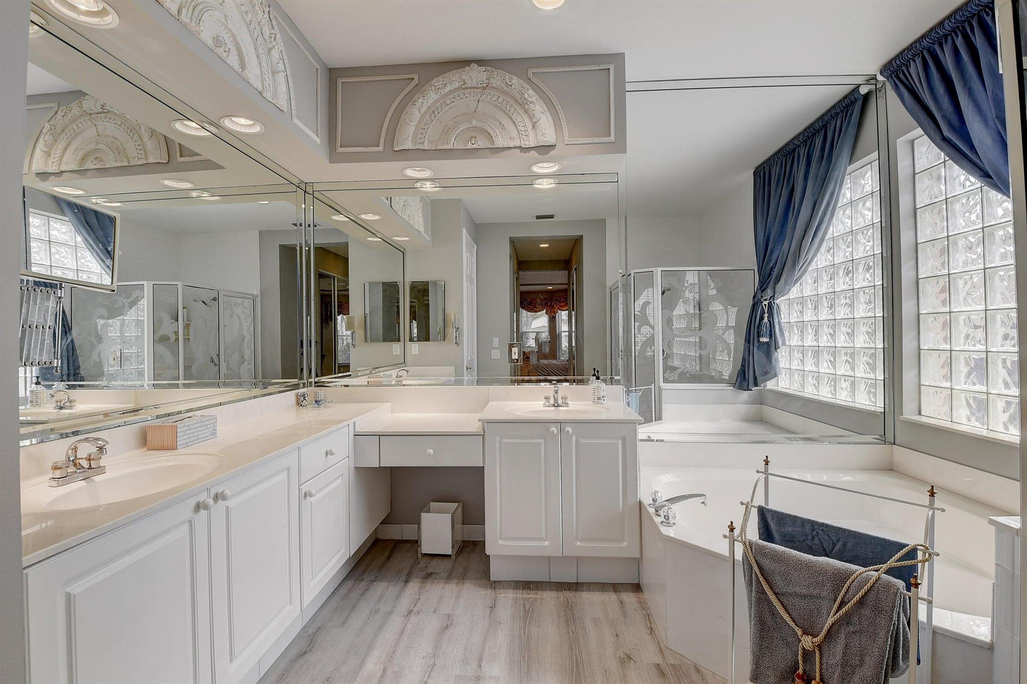 VALENCIA LAKES 1 - Residential Lease