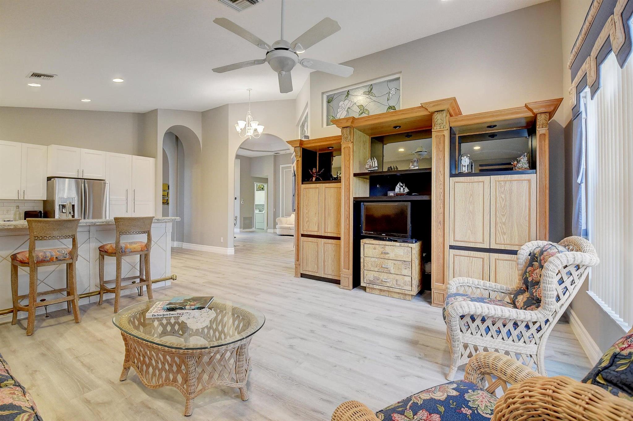 VALENCIA LAKES 1 - Residential Lease