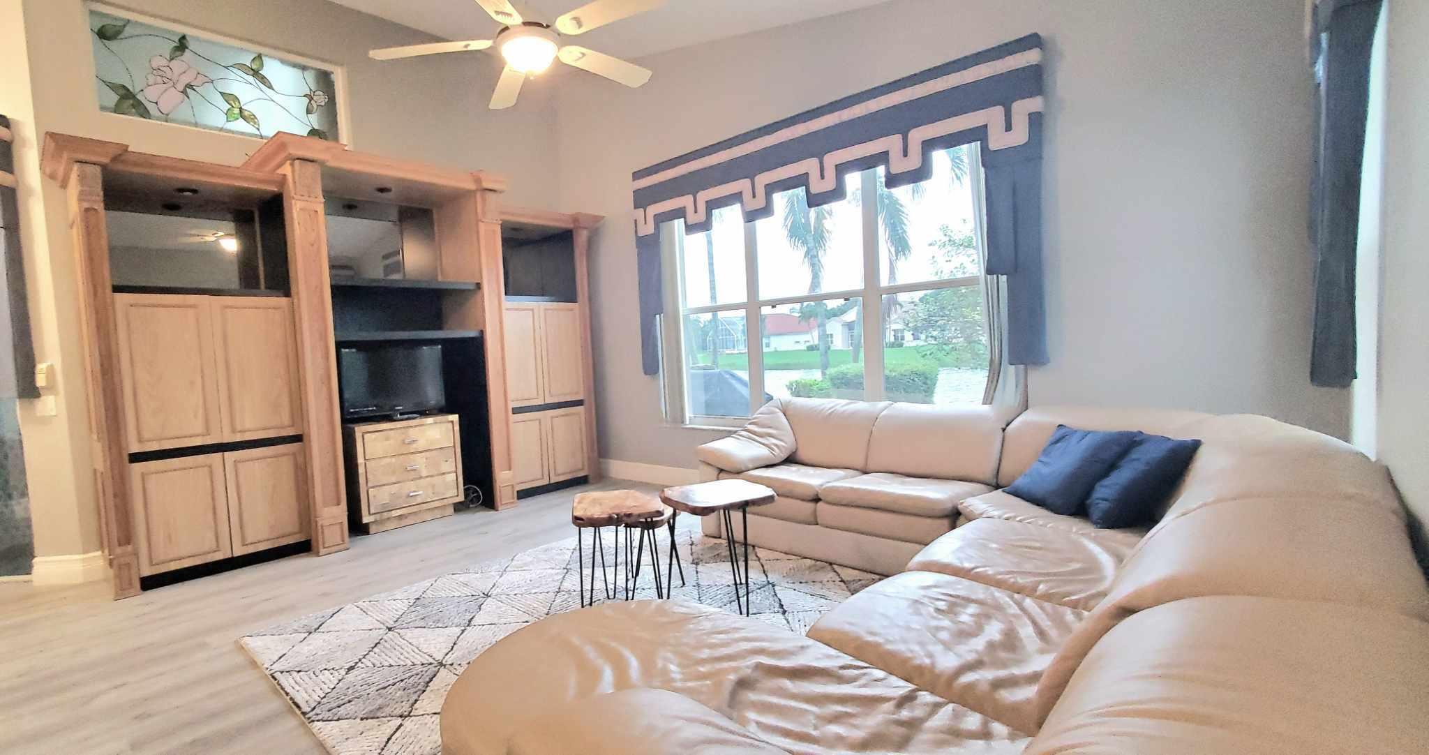 VALENCIA LAKES 1 - Residential Lease