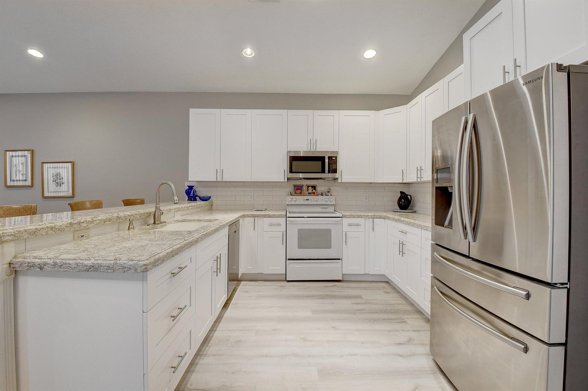 VALENCIA LAKES 1 - Residential Lease