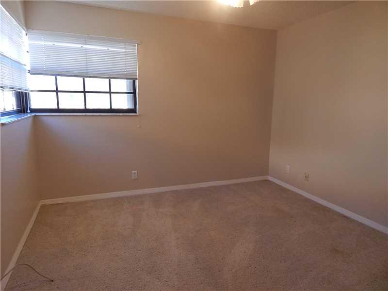 EMERALD OAKS #22 CONDO - Residential Lease