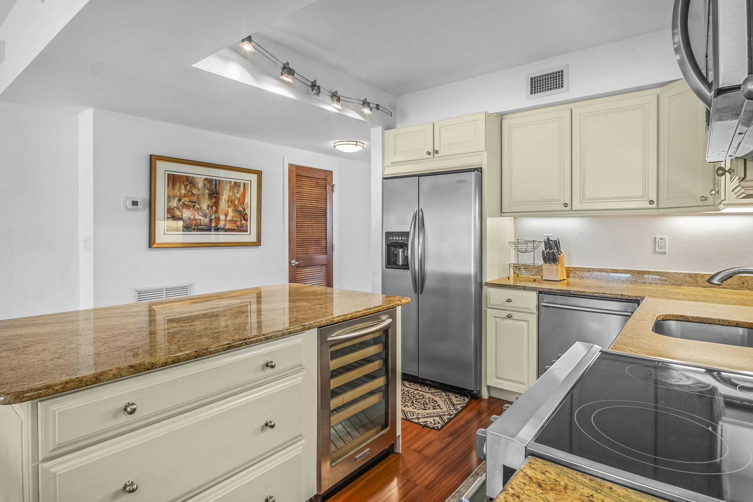 GREENSWARD VILLAGE CONDO - Residential