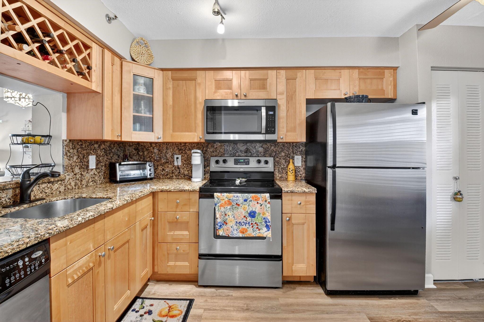 14425 Strathmore Lane 404, Delray Beach, FL, 33446/$250,000 2 14425 Strathmore Lane 404
