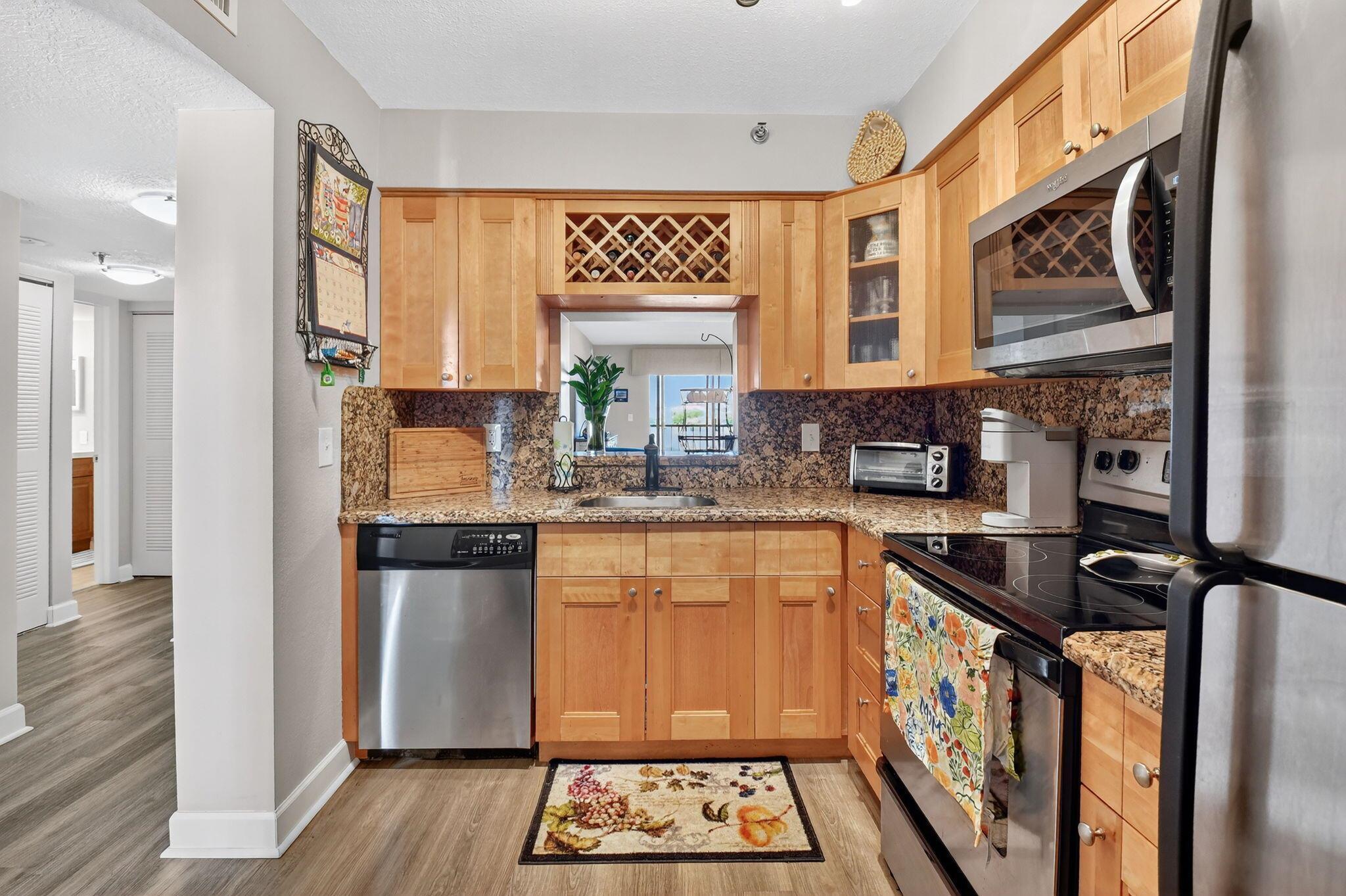 14425 Strathmore Lane 404, Delray Beach, FL, 33446/$250,000 3 14425 Strathmore Lane 404