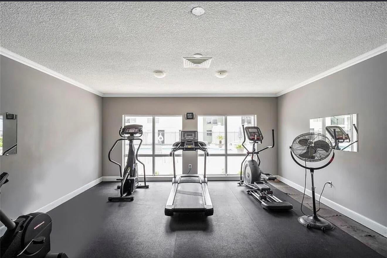 801 W Oakland Park Boulevard B10