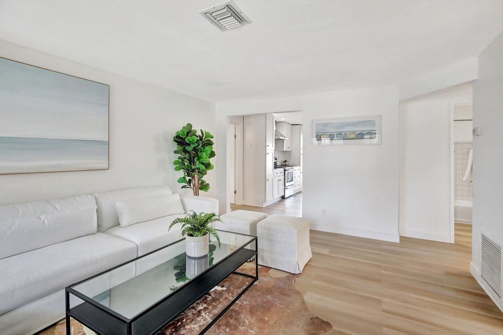 Photo of 3019 N 57th Drive, Hollywood, FL 33021 (MLS # F10549923)