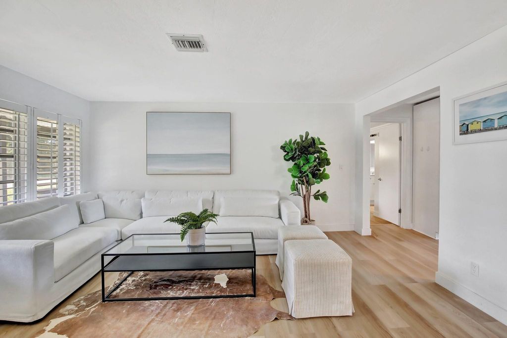 Photo of 3019 N 57th Drive, Hollywood, FL 33021 (MLS # F10549923)