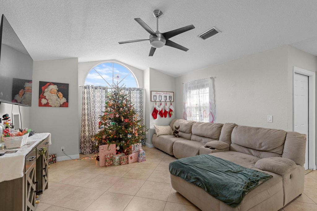 Photo of 1839 Banyan Creek Circle N, Boynton Beach, FL 33436 (MLS # R11147941)