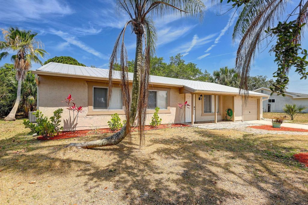 Photo of 766 SW Belmont Circle, Port Saint Lucie, FL 34953 (MLS # F10439269)