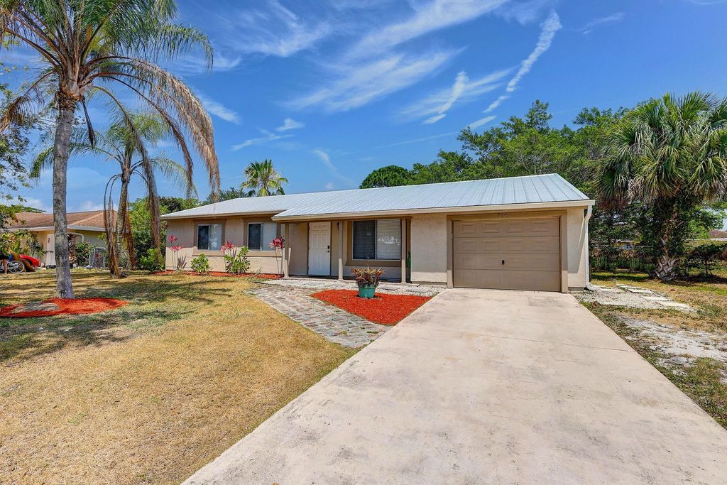 Photo of 766 SW Belmont Circle, Port Saint Lucie, FL 34953 (MLS # F10439269)