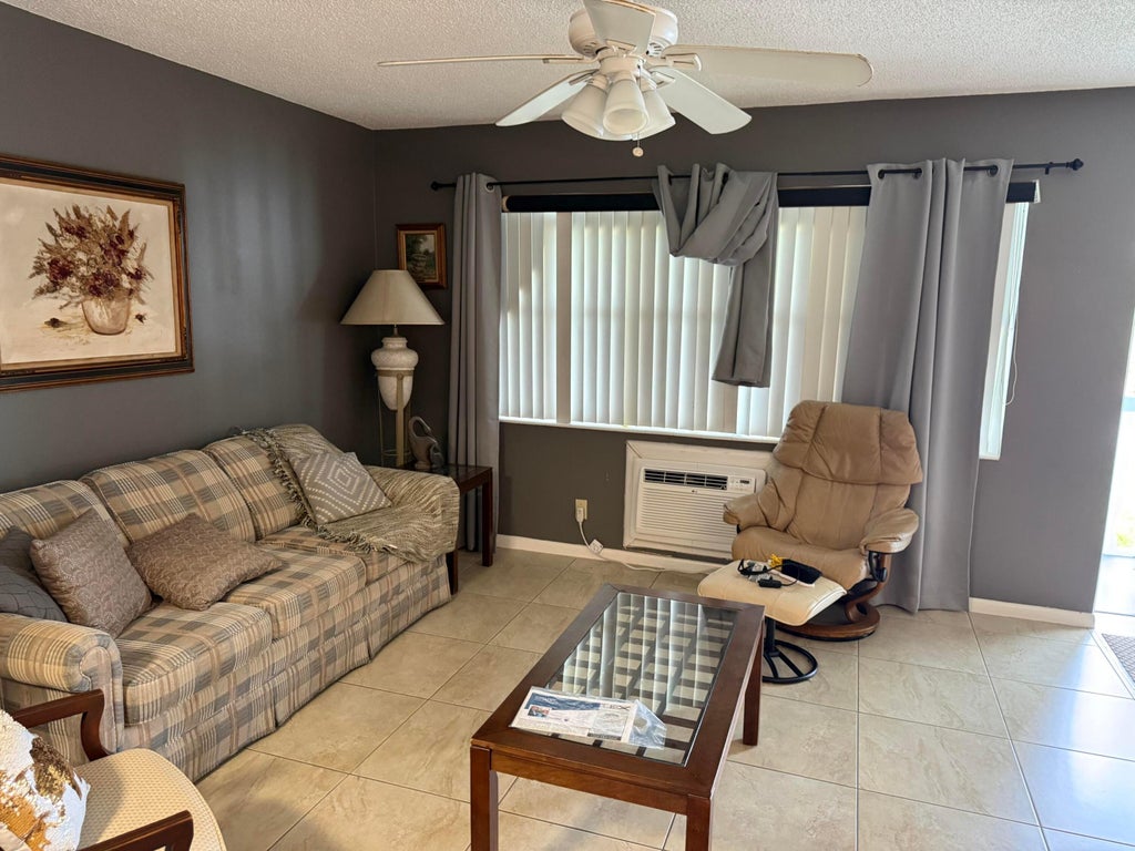 Photo of 15 CHATHAM A #15, West Palm Beach, FL 33417 (MLS # B26072868)