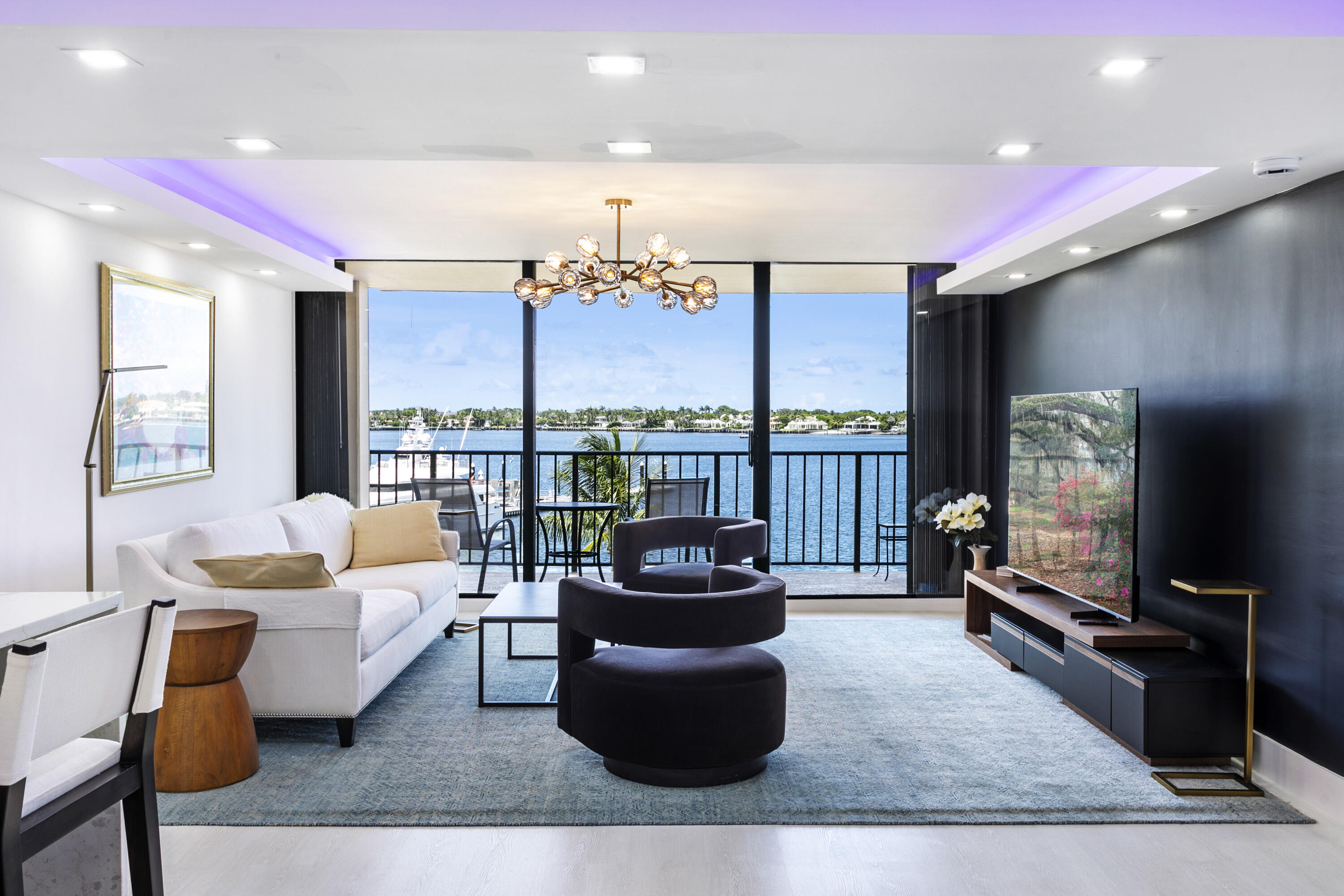 134 Lakeshore Drive 416