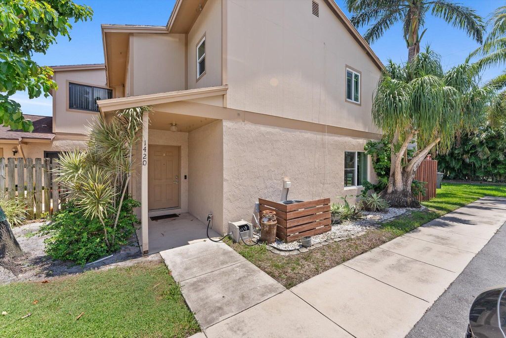 Photo of 1420 Lake Mango Way, West Palm Beach, FL 33406 (MLS # R11102491)