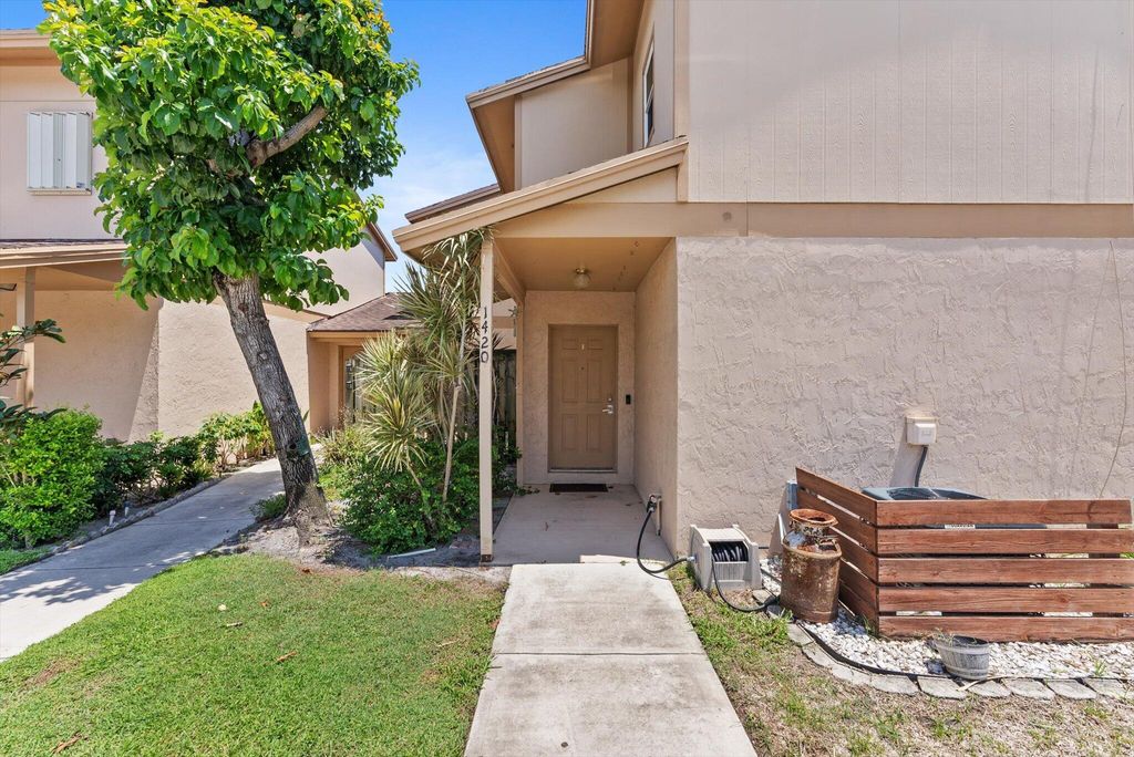 Photo of 1420 Lake Mango Way, West Palm Beach, FL 33406 (MLS # R11102491)