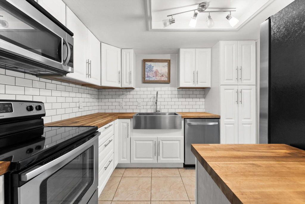 Photo of 1420 Lake Mango Way, West Palm Beach, FL 33406 (MLS # R11102491)