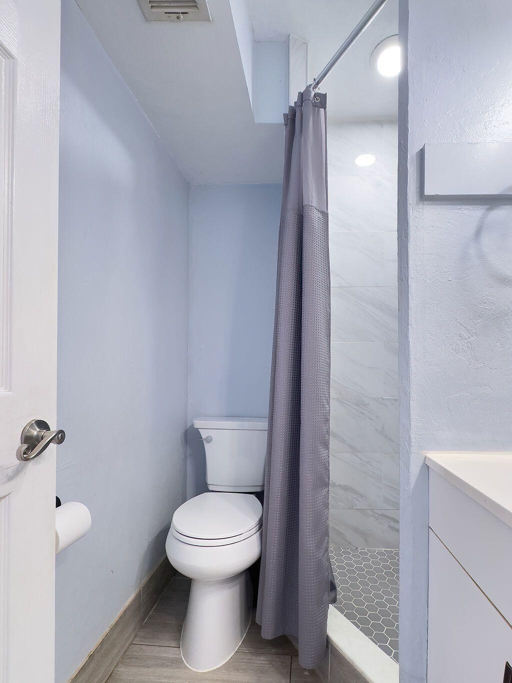 OAKLAND PARK SECOND ADD - Residential Income