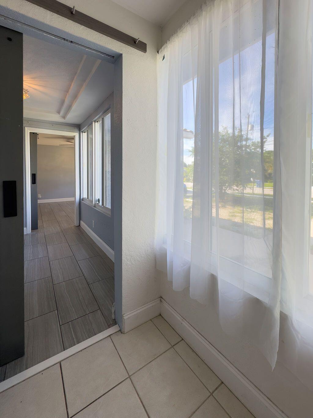 OAKLAND PARK SECOND ADD - Residential Income