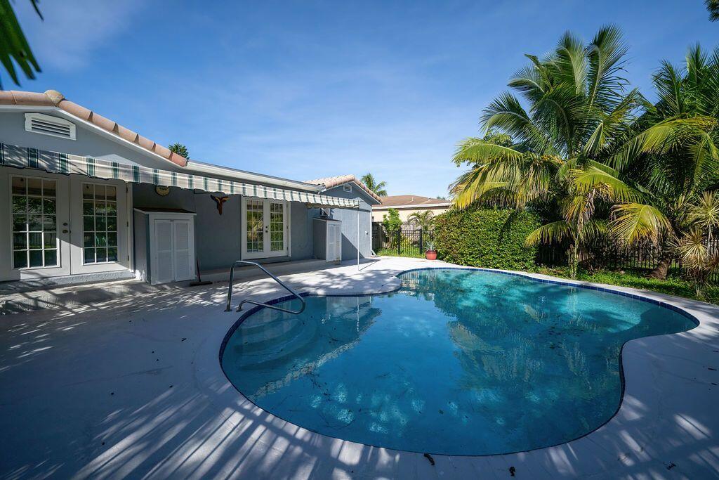 OAKLAND PARK SECOND ADD - Residential Income