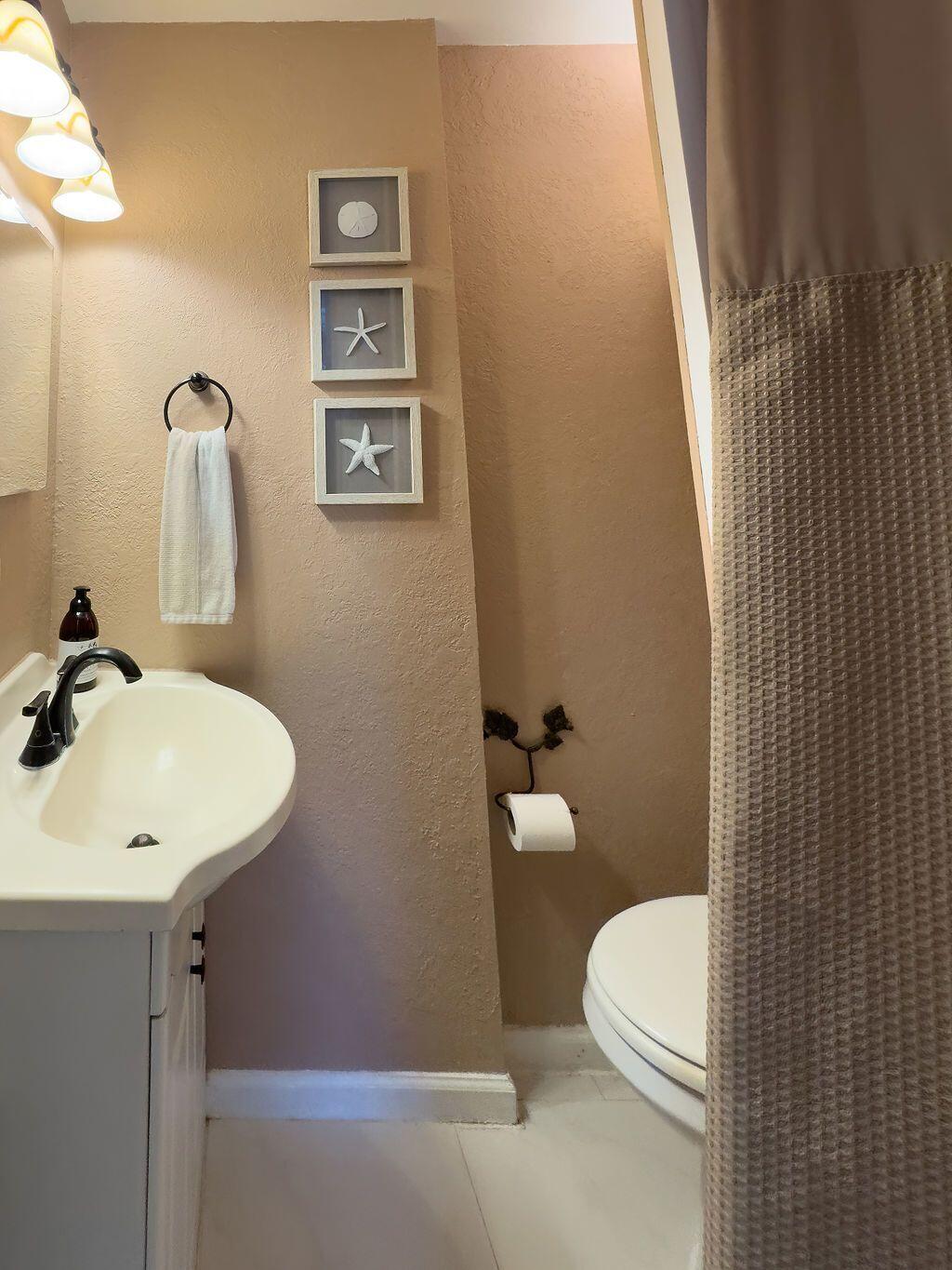 OAKLAND PARK SECOND ADD - Residential Income