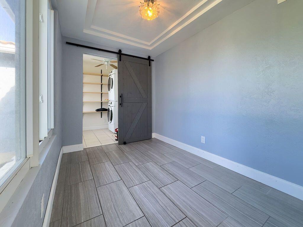 OAKLAND PARK SECOND ADD - Residential Income