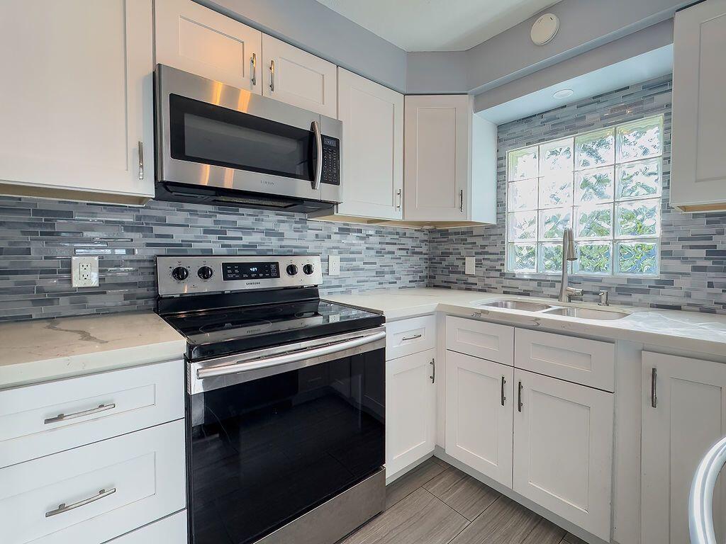 OAKLAND PARK SECOND ADD - Residential Income