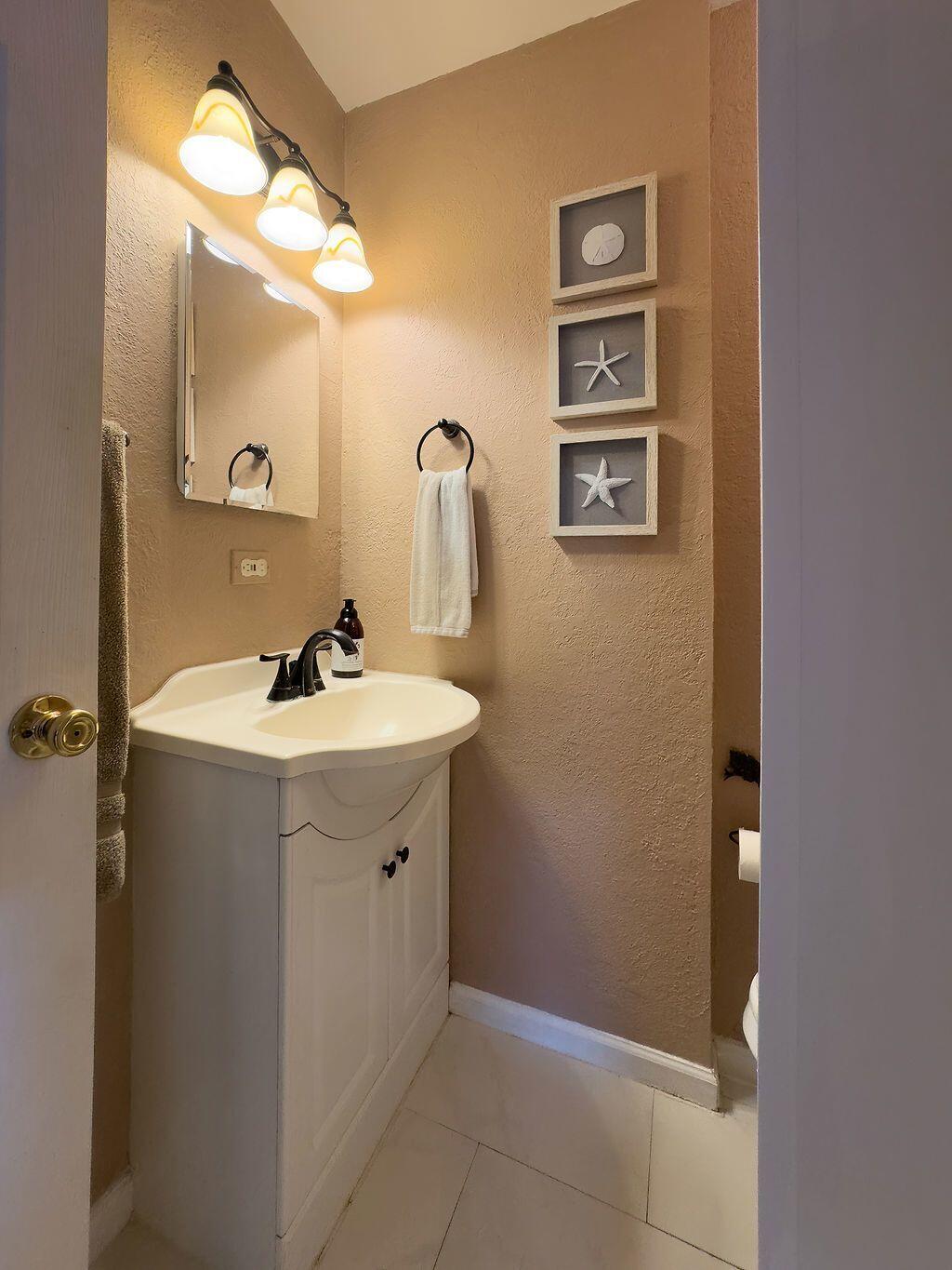 OAKLAND PARK SECOND ADD - Residential Income