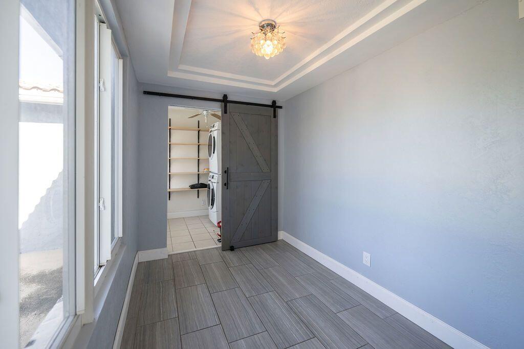 OAKLAND PARK SECOND ADD - Residential Income