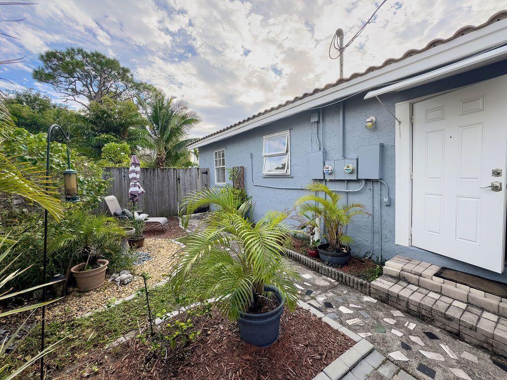 OAKLAND PARK SECOND ADD - Residential Income