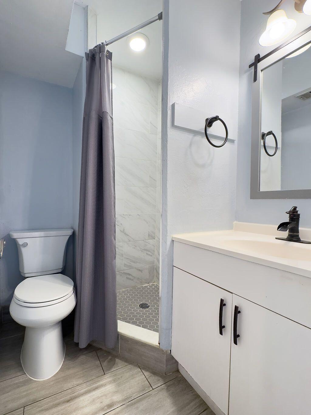 OAKLAND PARK SECOND ADD - Residential Income