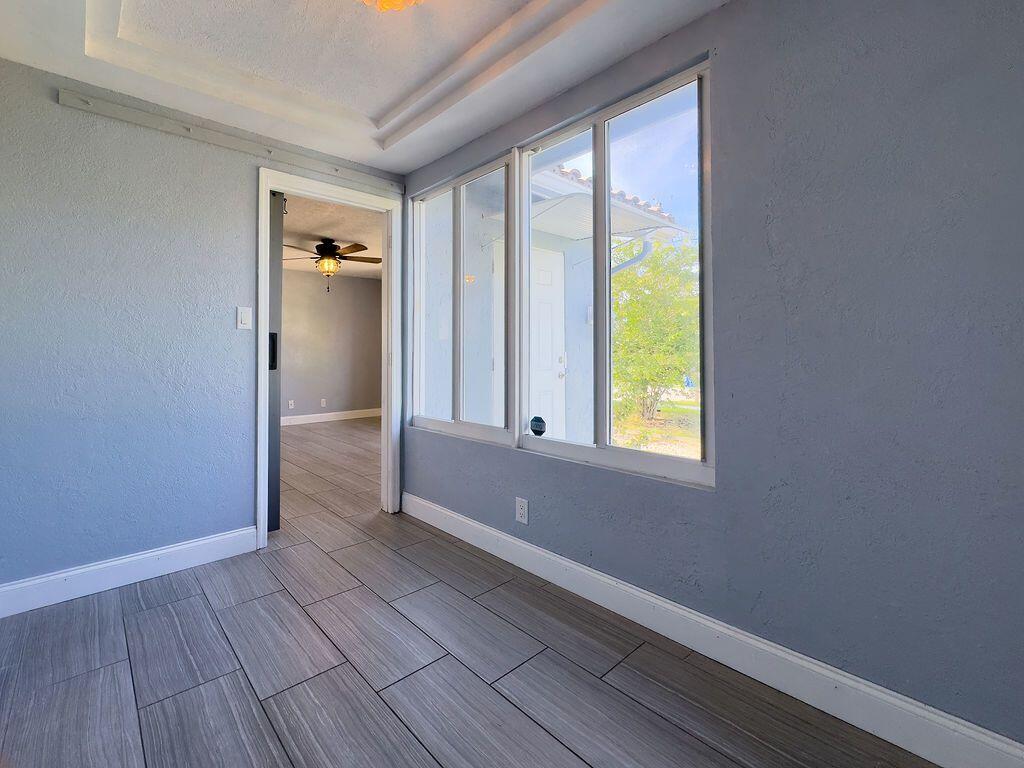 OAKLAND PARK SECOND ADD - Residential Income