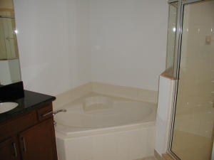 VISTABELLA AT RENAISSANCE COMMONS 2 PUD - Residential Lease