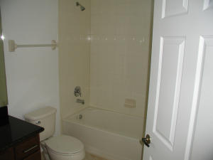 VISTABELLA AT RENAISSANCE COMMONS 2 PUD - Residential Lease