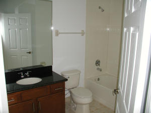 VISTABELLA AT RENAISSANCE COMMONS 2 PUD - Residential Lease