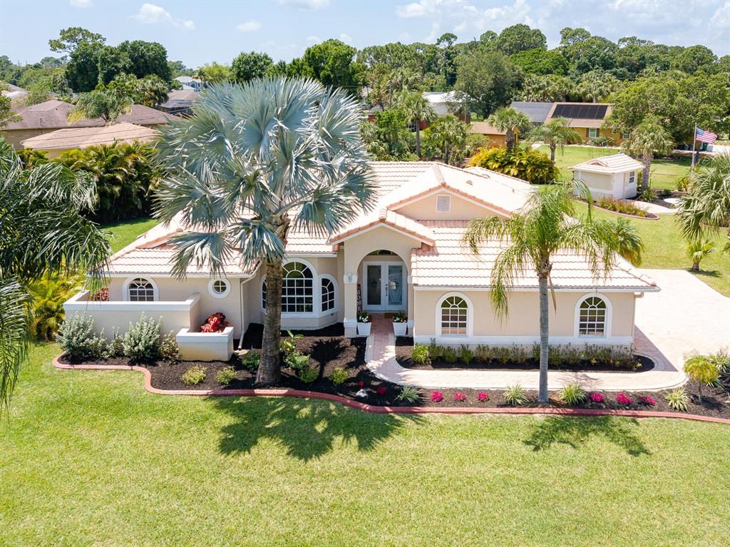 Photo of 1902 SW Leafy Road, Port Saint Lucie, FL 34953 (MLS # R10712162)