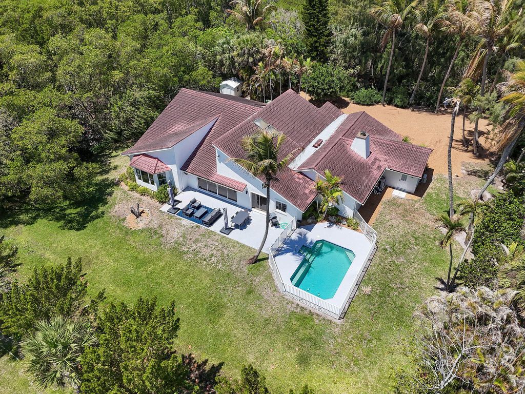 Photo of 114 N Beach Road, Jupiter Island, FL 33455 (MLS # B26030449)