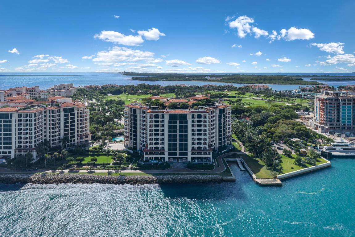 PALAZZO DEL SOL/DELLA LUNA AT FISHER ISLAND CONDO - Residential