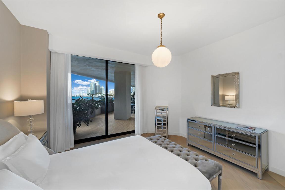 PALAZZO DEL SOL/DELLA LUNA AT FISHER ISLAND CONDO - Residential