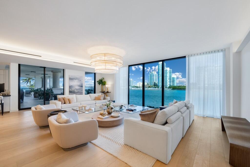PALAZZO DEL SOL/DELLA LUNA AT FISHER ISLAND CONDO - Residential