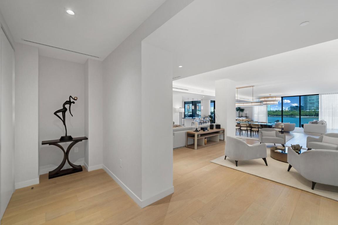 PALAZZO DEL SOL/DELLA LUNA AT FISHER ISLAND CONDO - Residential