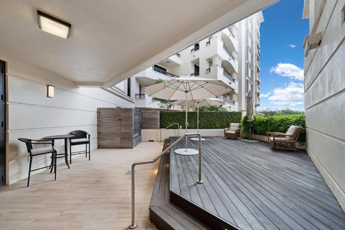 PALAZZO DEL SOL/DELLA LUNA AT FISHER ISLAND CONDO - Residential