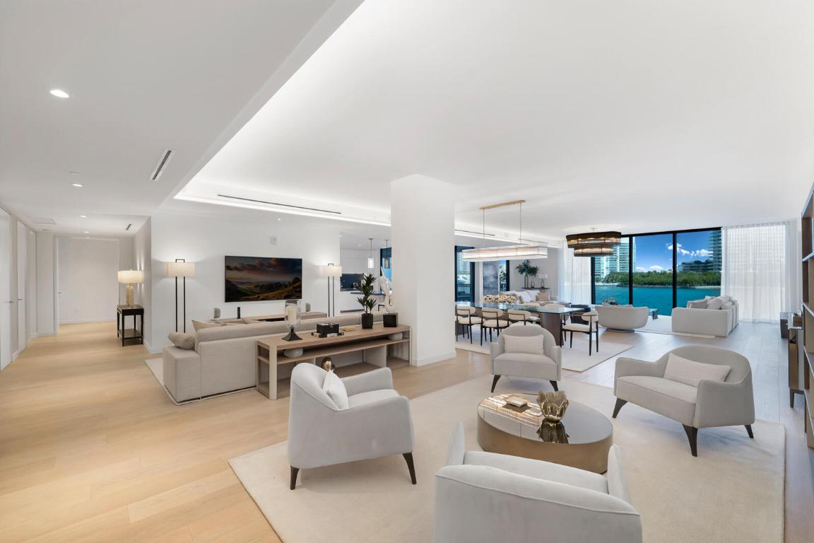 PALAZZO DEL SOL/DELLA LUNA AT FISHER ISLAND CONDO - Residential