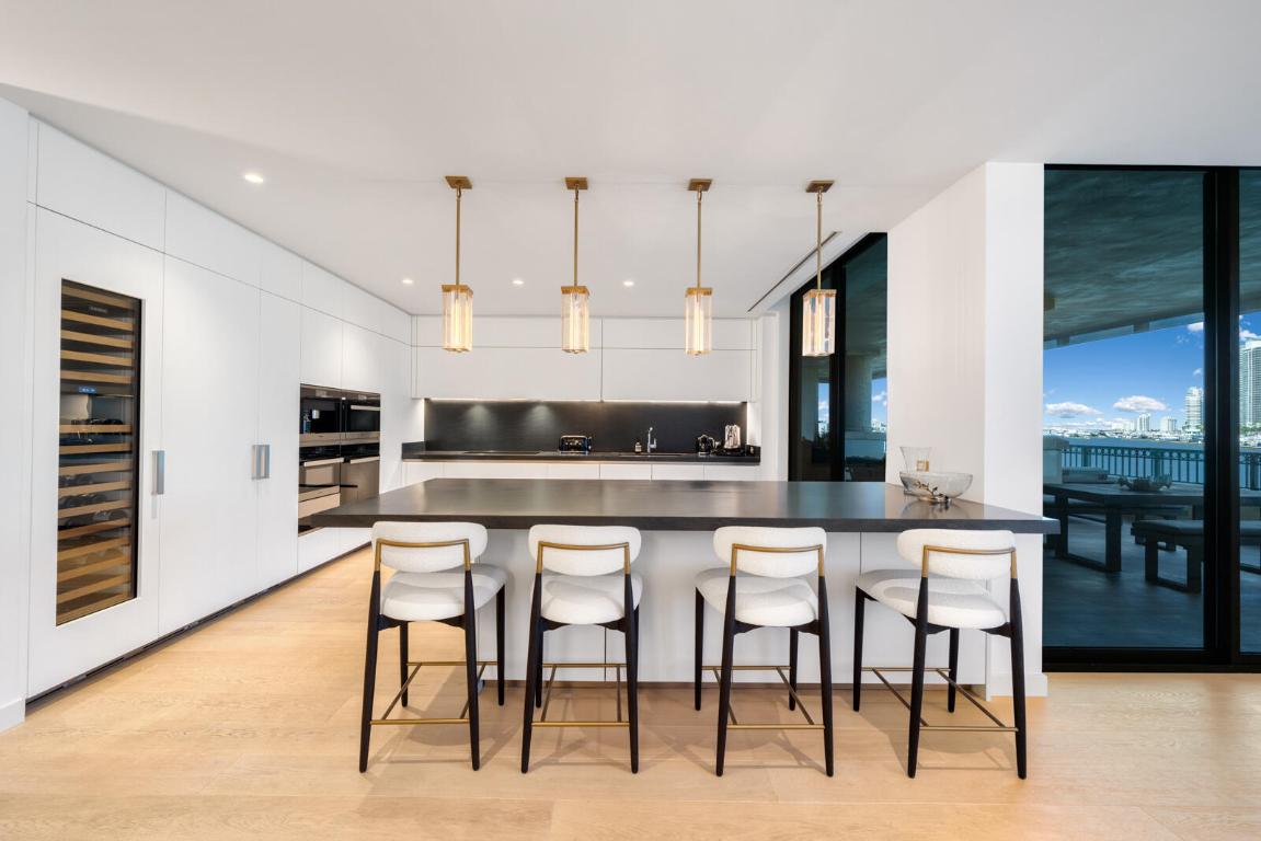 PALAZZO DEL SOL/DELLA LUNA AT FISHER ISLAND CONDO - Residential