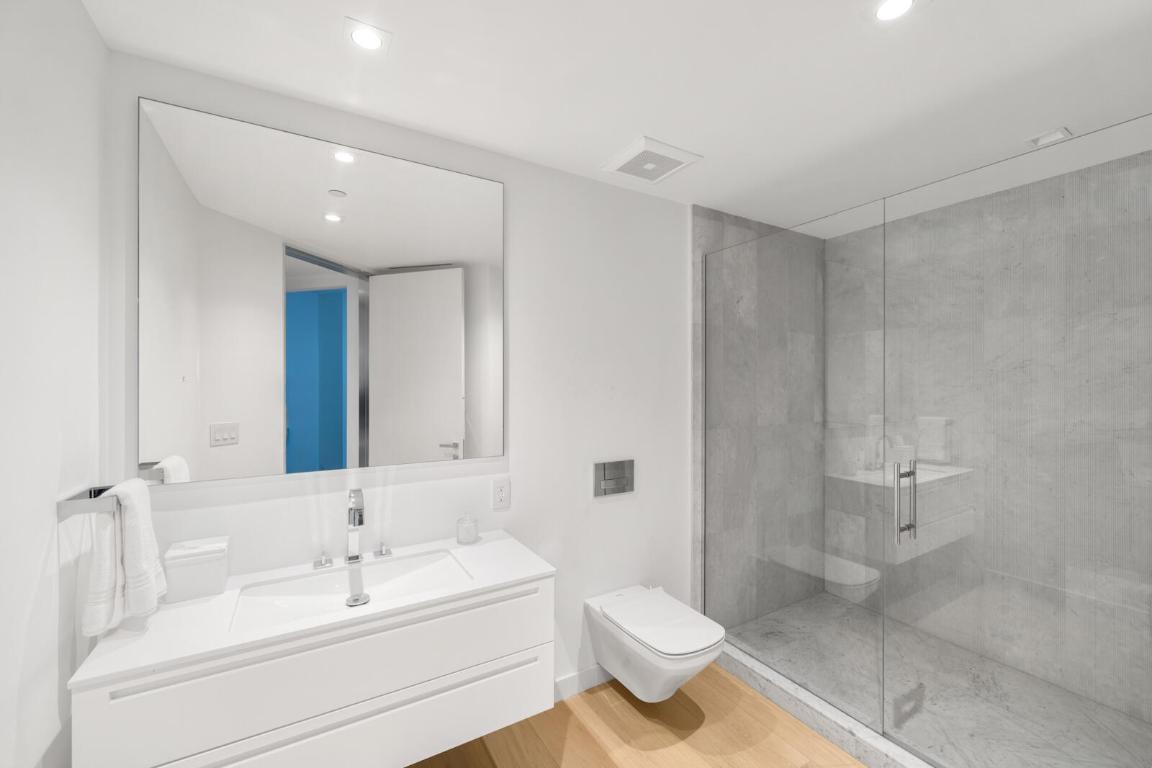 PALAZZO DEL SOL/DELLA LUNA AT FISHER ISLAND CONDO - Residential