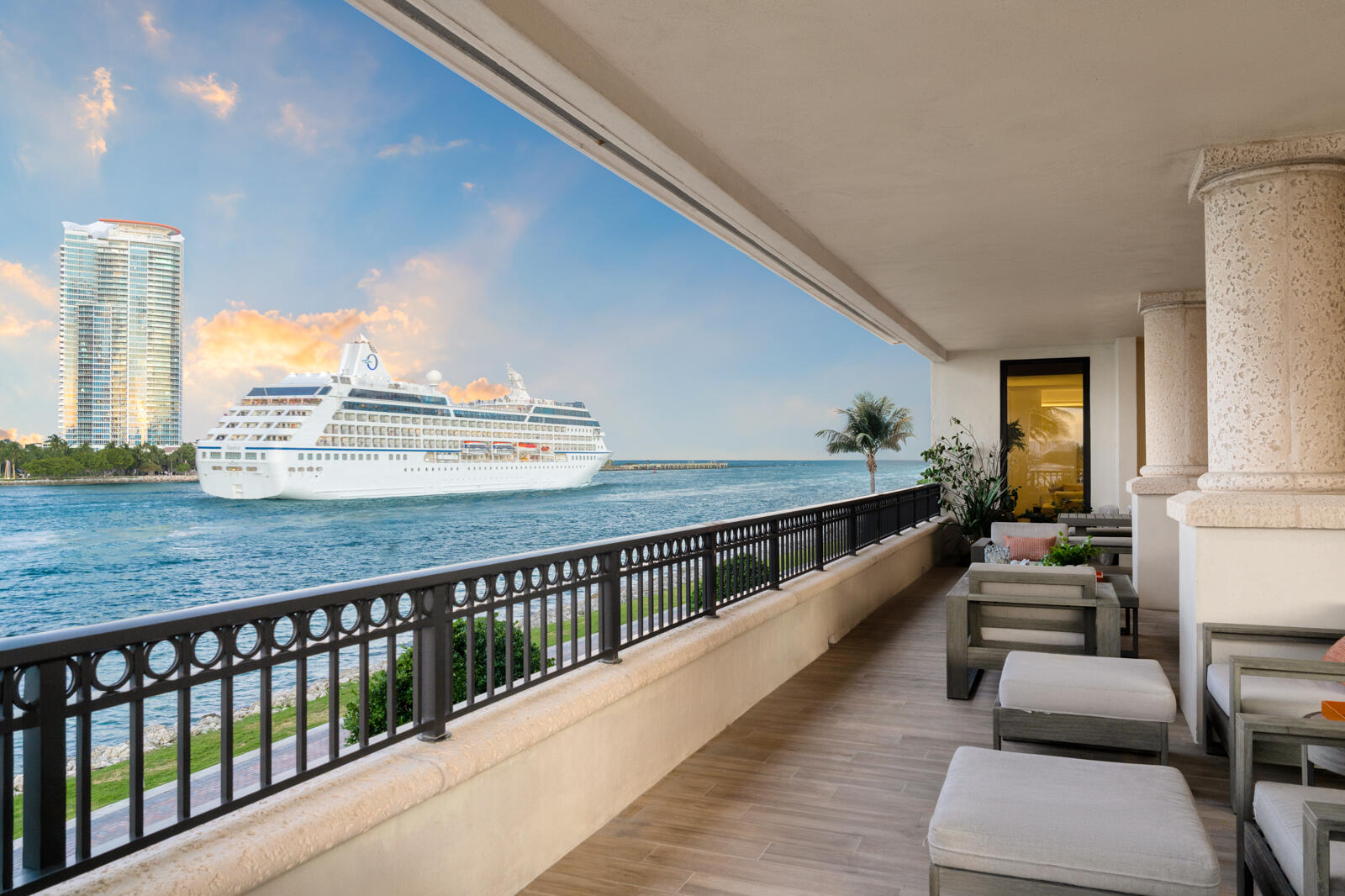 PALAZZO DEL SOL/DELLA LUNA AT FISHER ISLAND CONDO - Residential