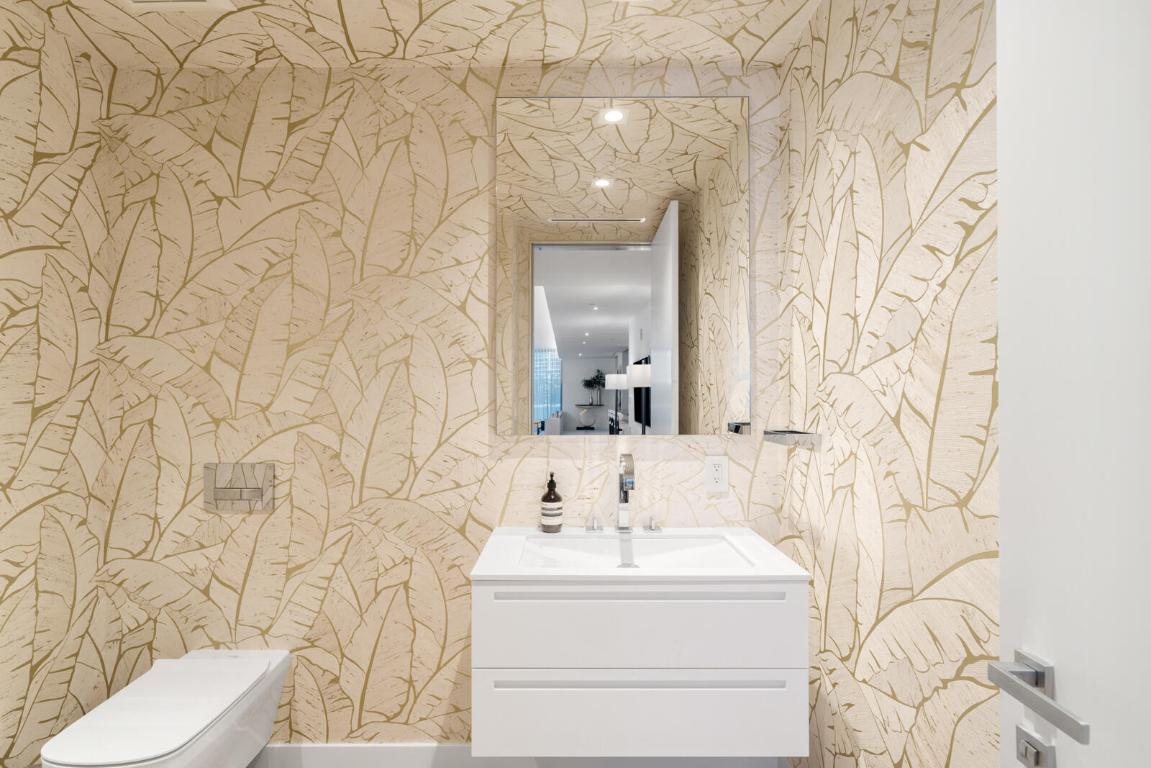 PALAZZO DEL SOL/DELLA LUNA AT FISHER ISLAND CONDO - Residential