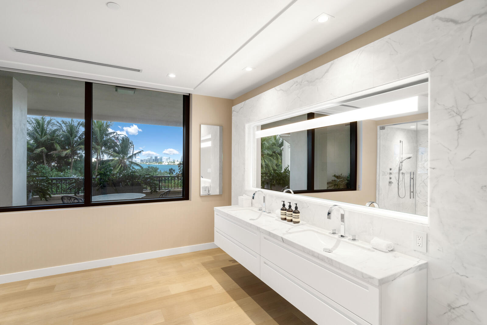 PALAZZO DEL SOL/DELLA LUNA AT FISHER ISLAND CONDO - Residential